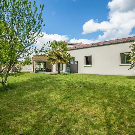 Bed & Breakfast Maison Calme, Pres Du Puy Du Fou La Gaubretiere