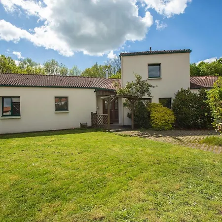 Bed & Breakfast Maison Calme, Pres Du Puy Du Fou